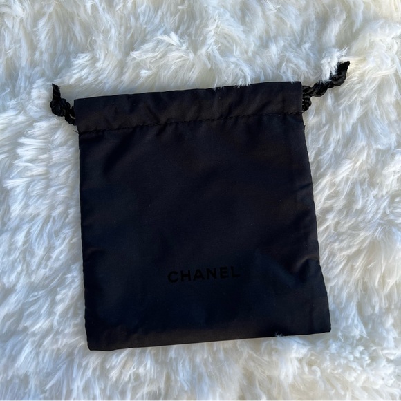 Chanel number 5 charm. - Picture 7 of 8